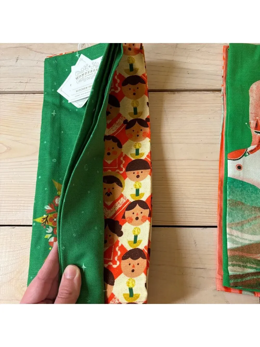 Wondershop NWT Set of 2 Christmas Kitchen Towels by Cecilia Ruiz & Lisk Feng